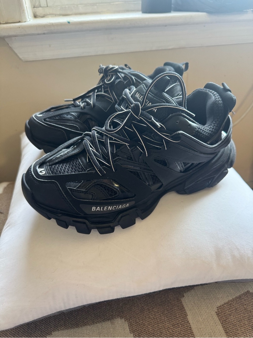 Balenciaga Men’s Black Track Sneakers with Reflective Trim - Picture 6 of 6